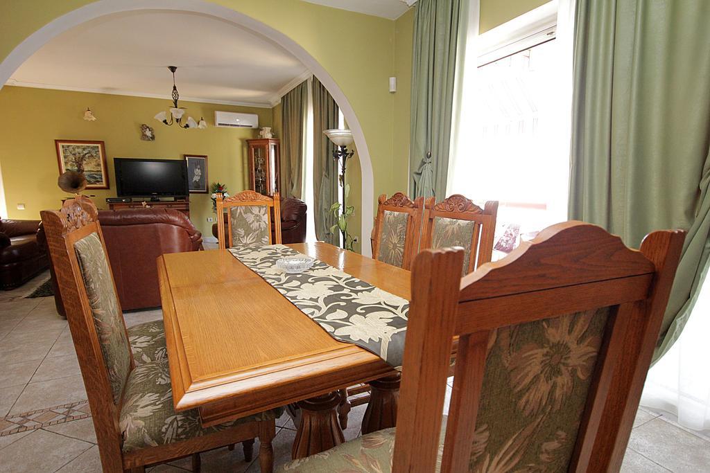 Apartmani Stari Grad Sutomore Chambre photo